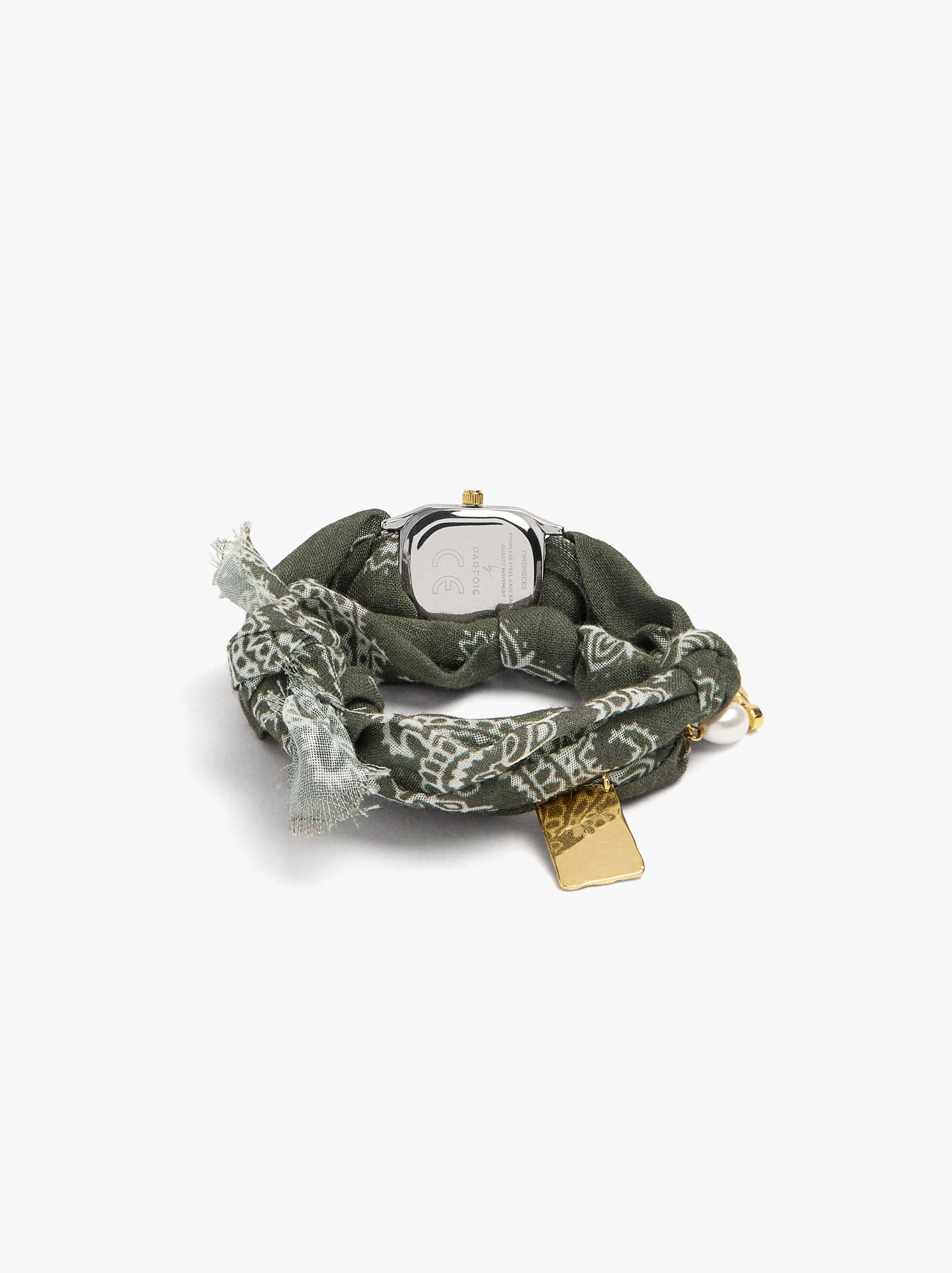 Reloj Con Pulsera De Tela Con Charms