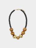 Collar Corto Con Cuentas De Madera