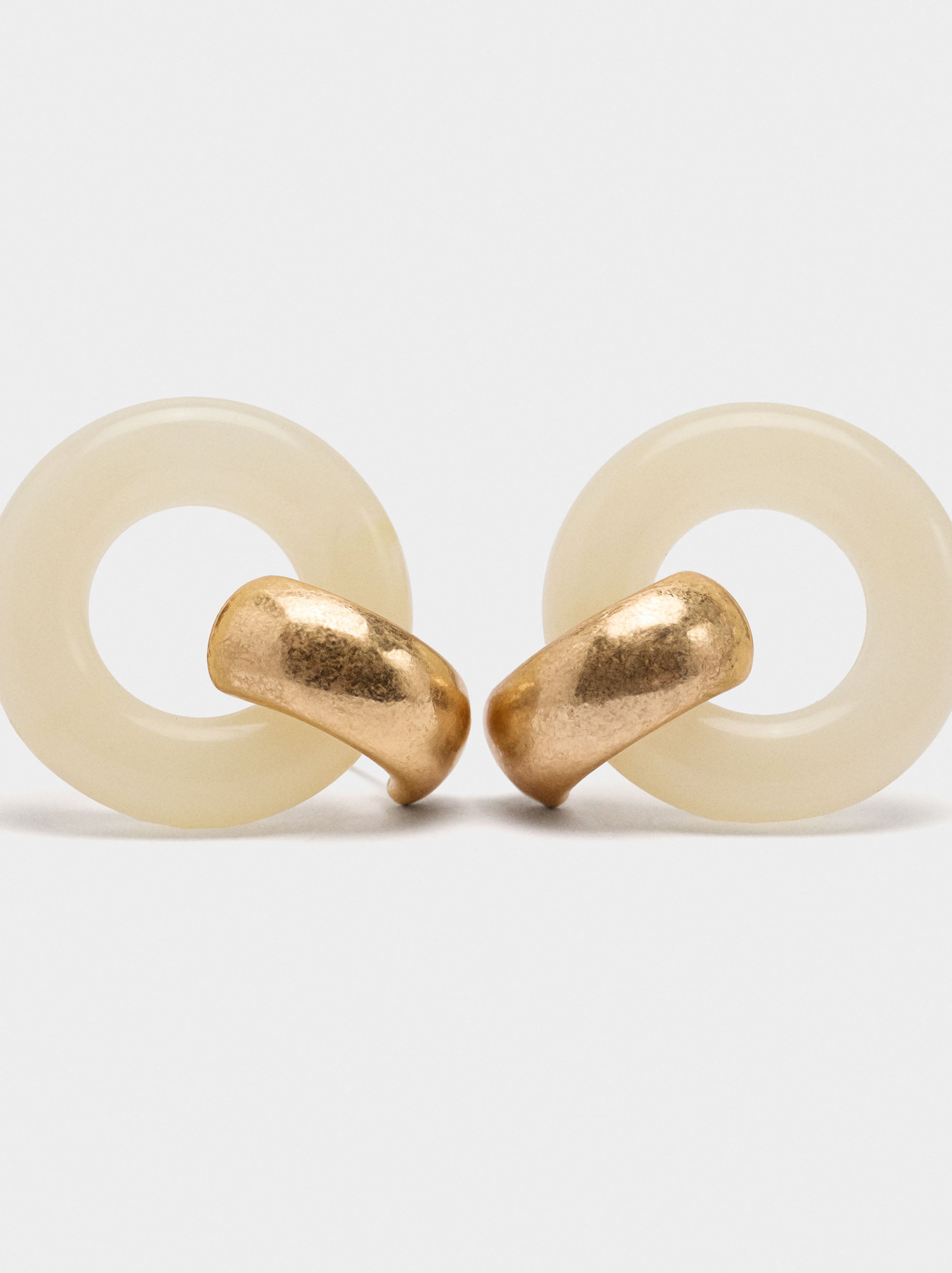 Pendientes De Aro Con Resina