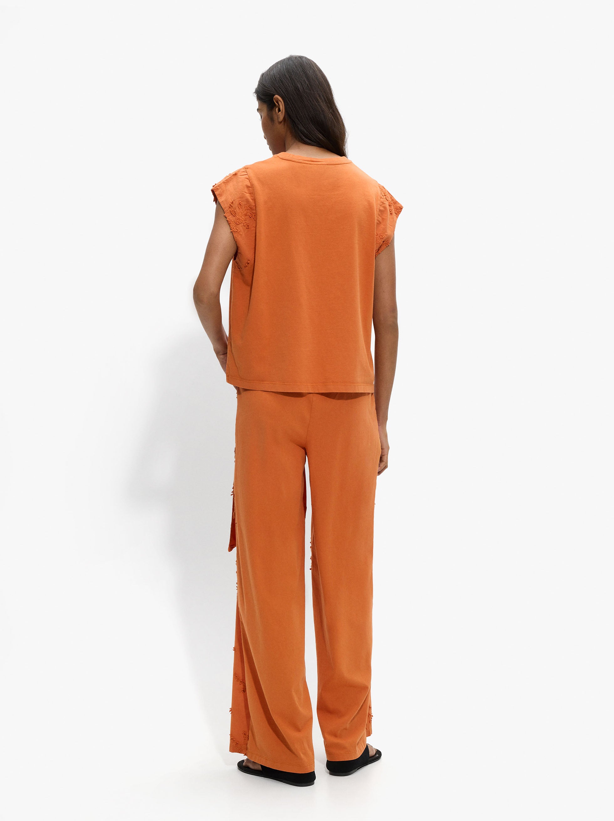 Pantalón Con Bordados 100% Algodón