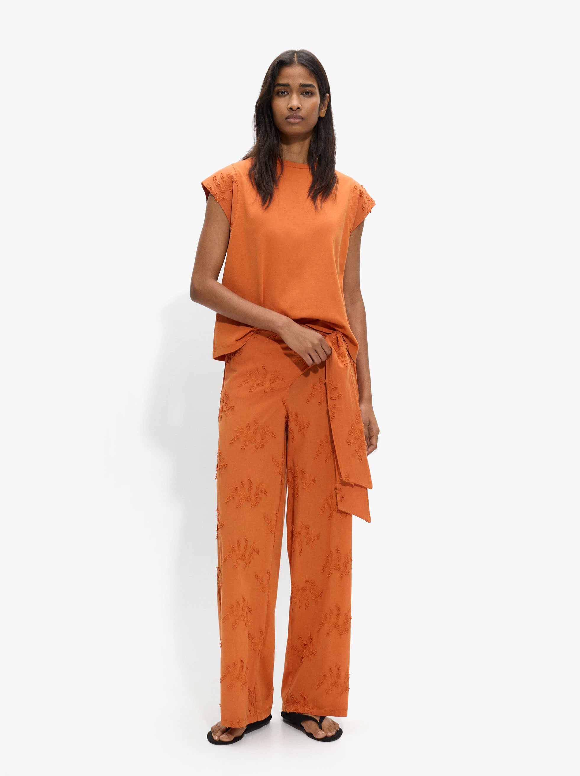 Pantalón Con Bordados 100% Algodón