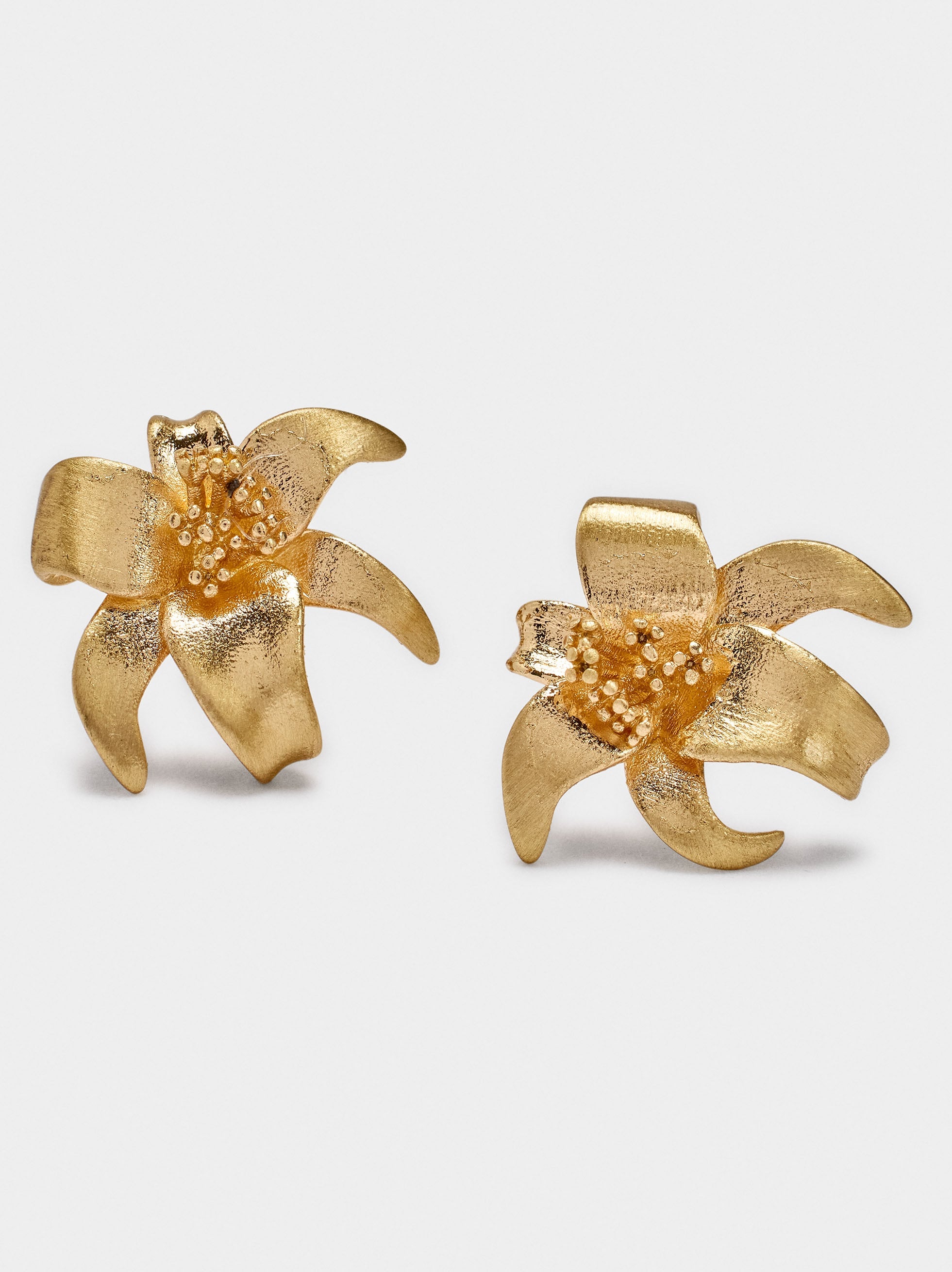 Pendientes De Flor Con Relieve
