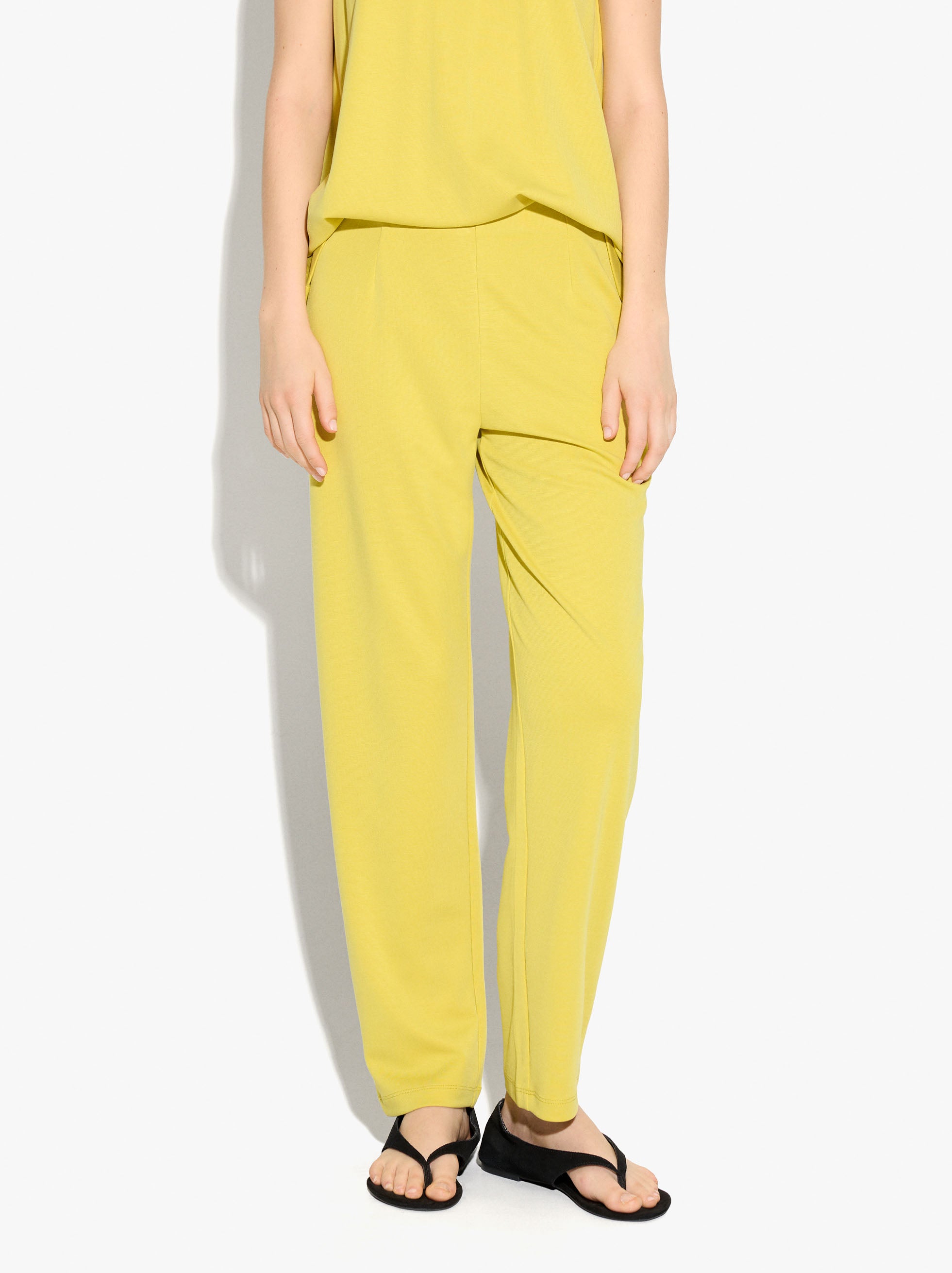 Pantalón Fluido Con Cintura Elástica