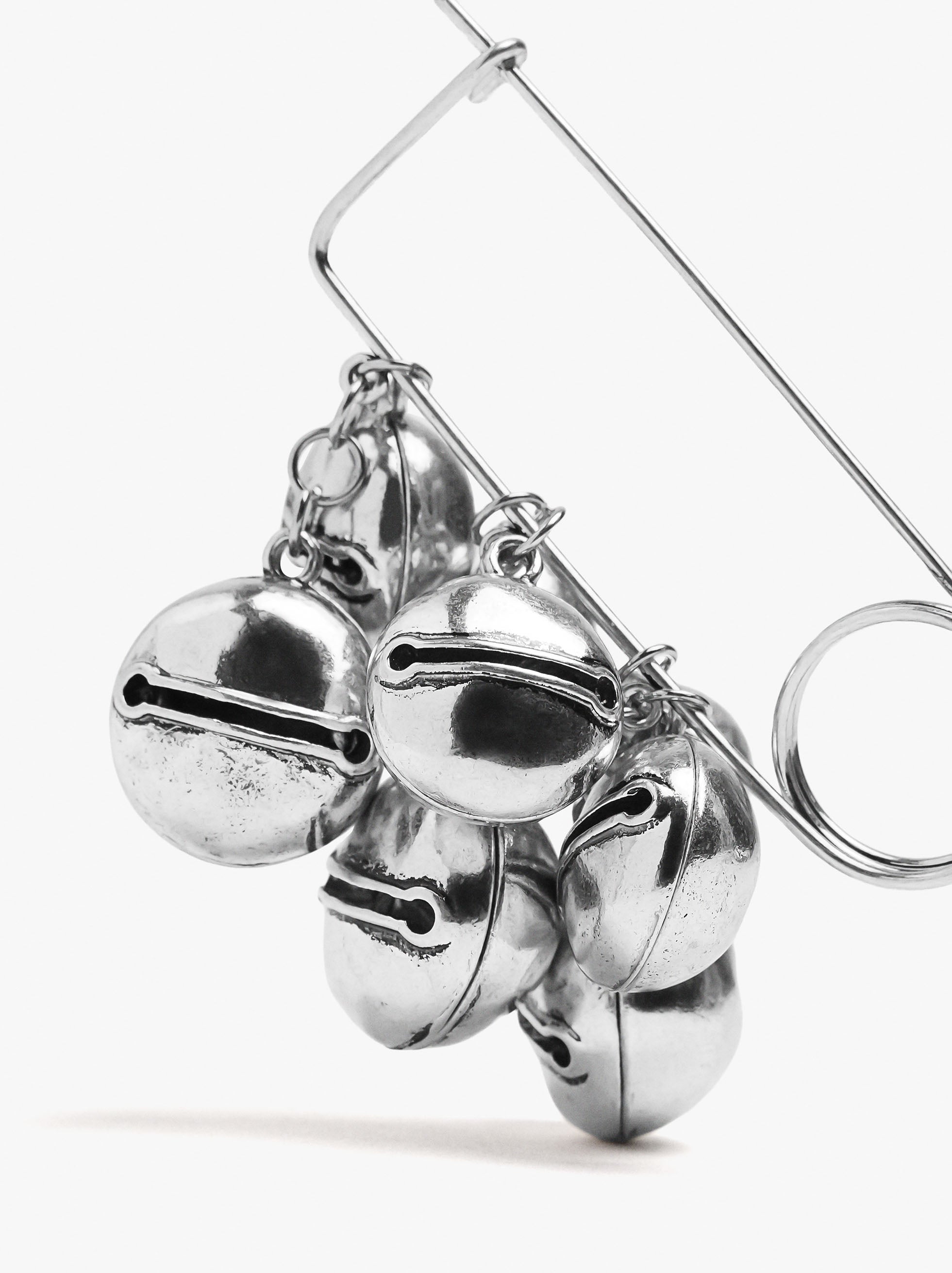 Broche Con Cascabeles