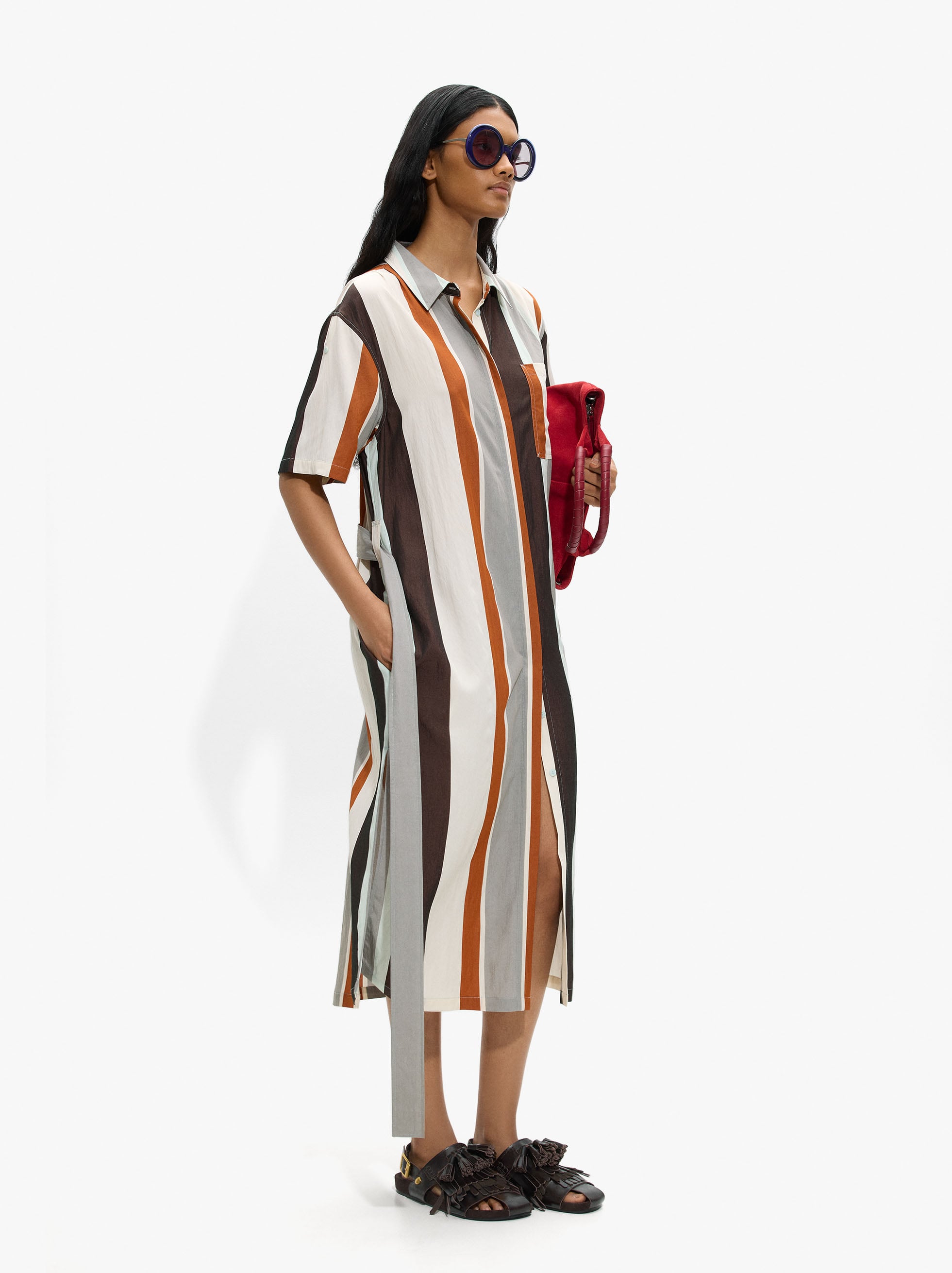 Vestido Midi Con Bolsillo Y Cinturón
