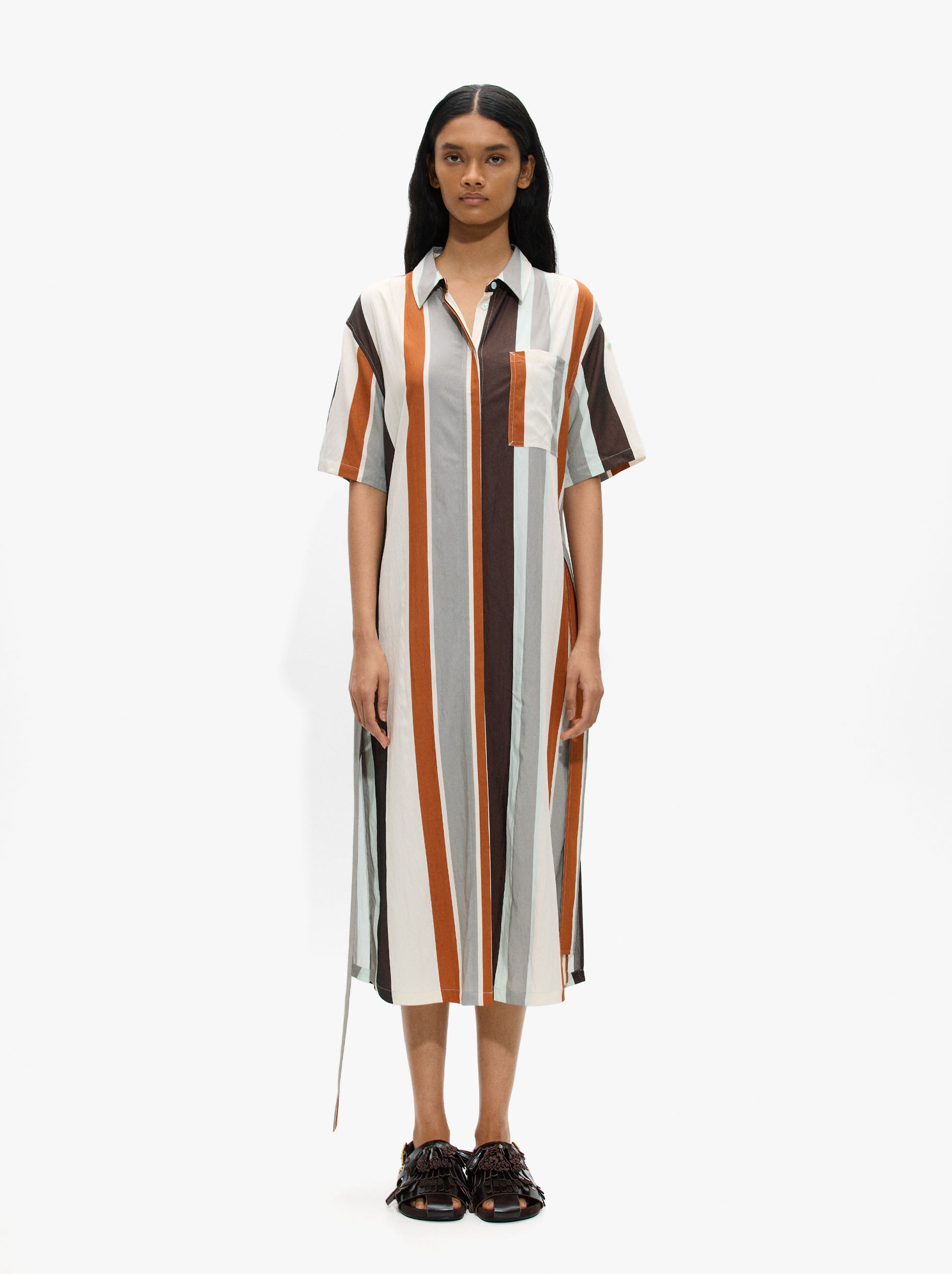 Vestido Midi Con Bolsillo Y Cinturón