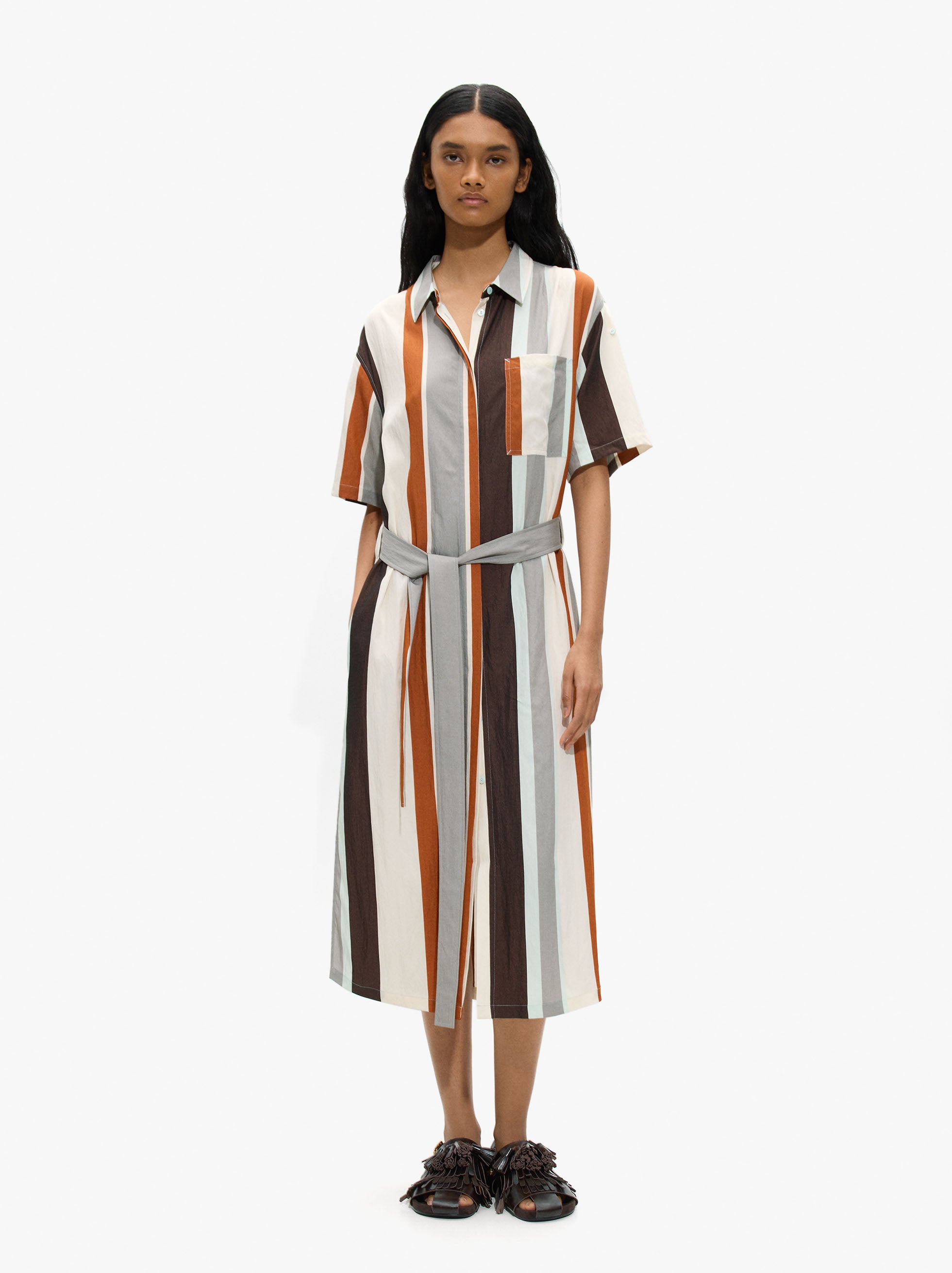 Vestido Midi Con Bolsillo Y Cinturón
