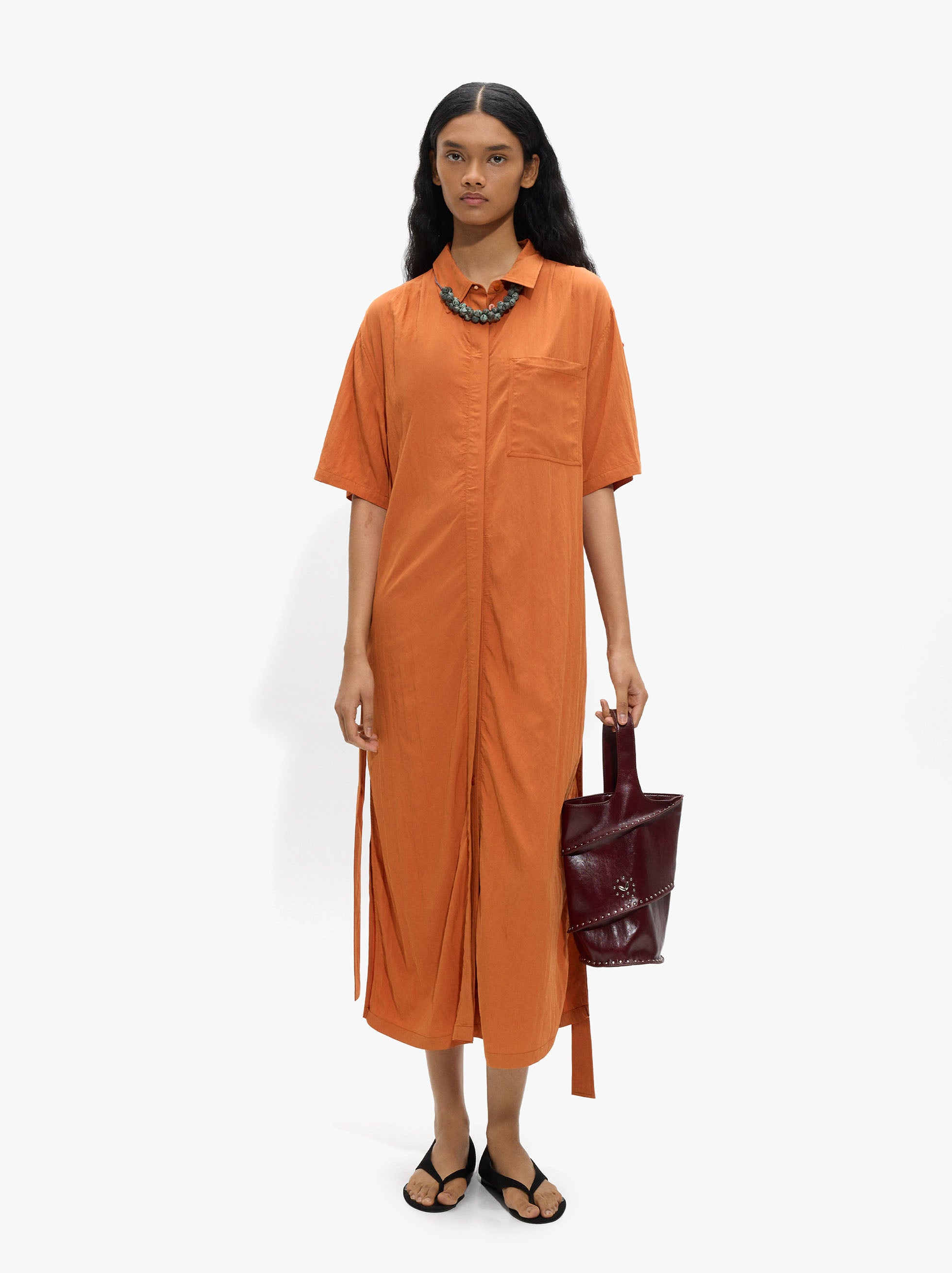 Vestido Midi Con Bolsillo Y Cinturón