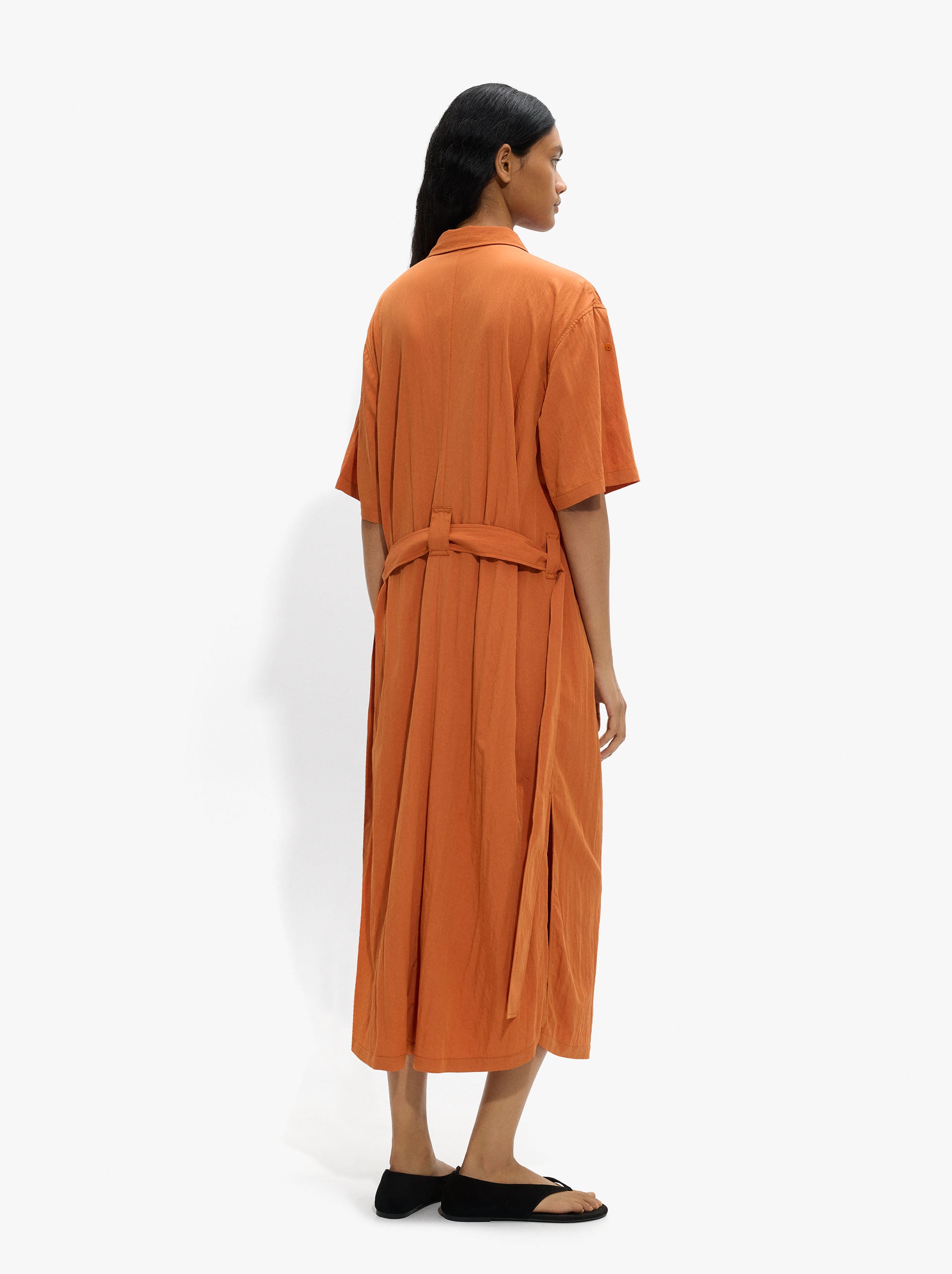 Vestido Midi Con Bolsillo Y Cinturón