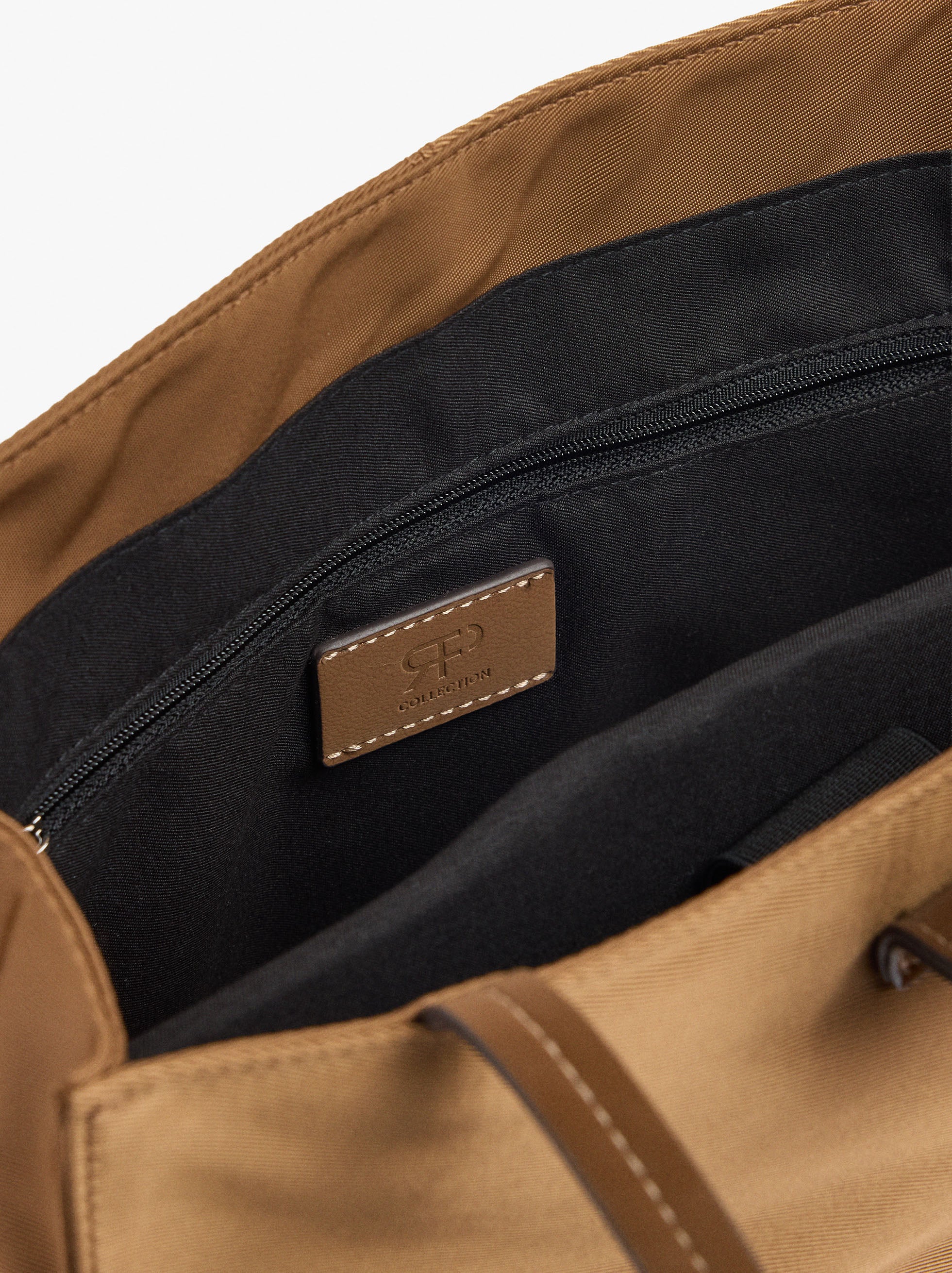 Bolso De Nylon Para Portátil 15" Con Colgante