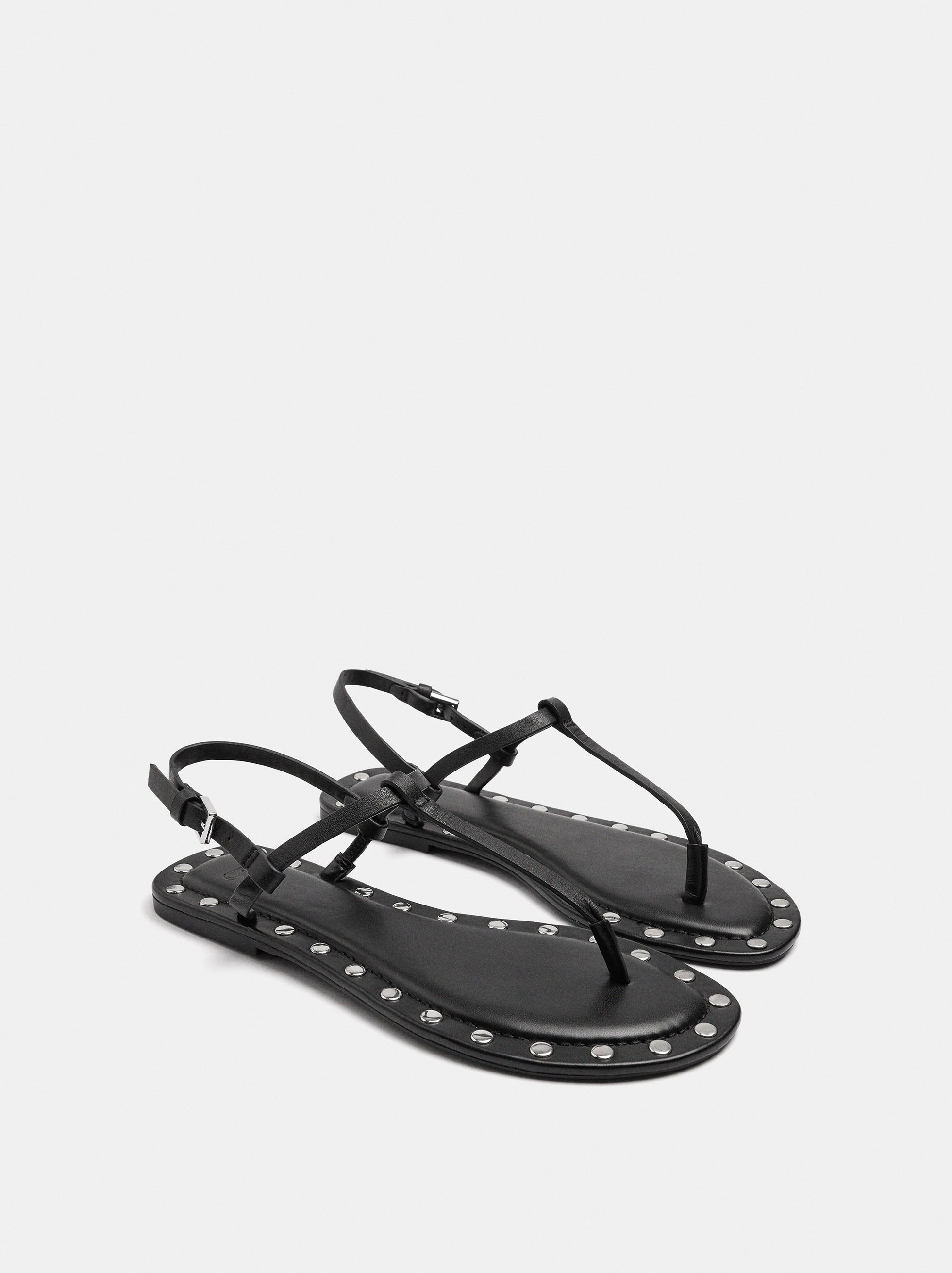Sandalias Planas De Piel Borde Con Tachuelas