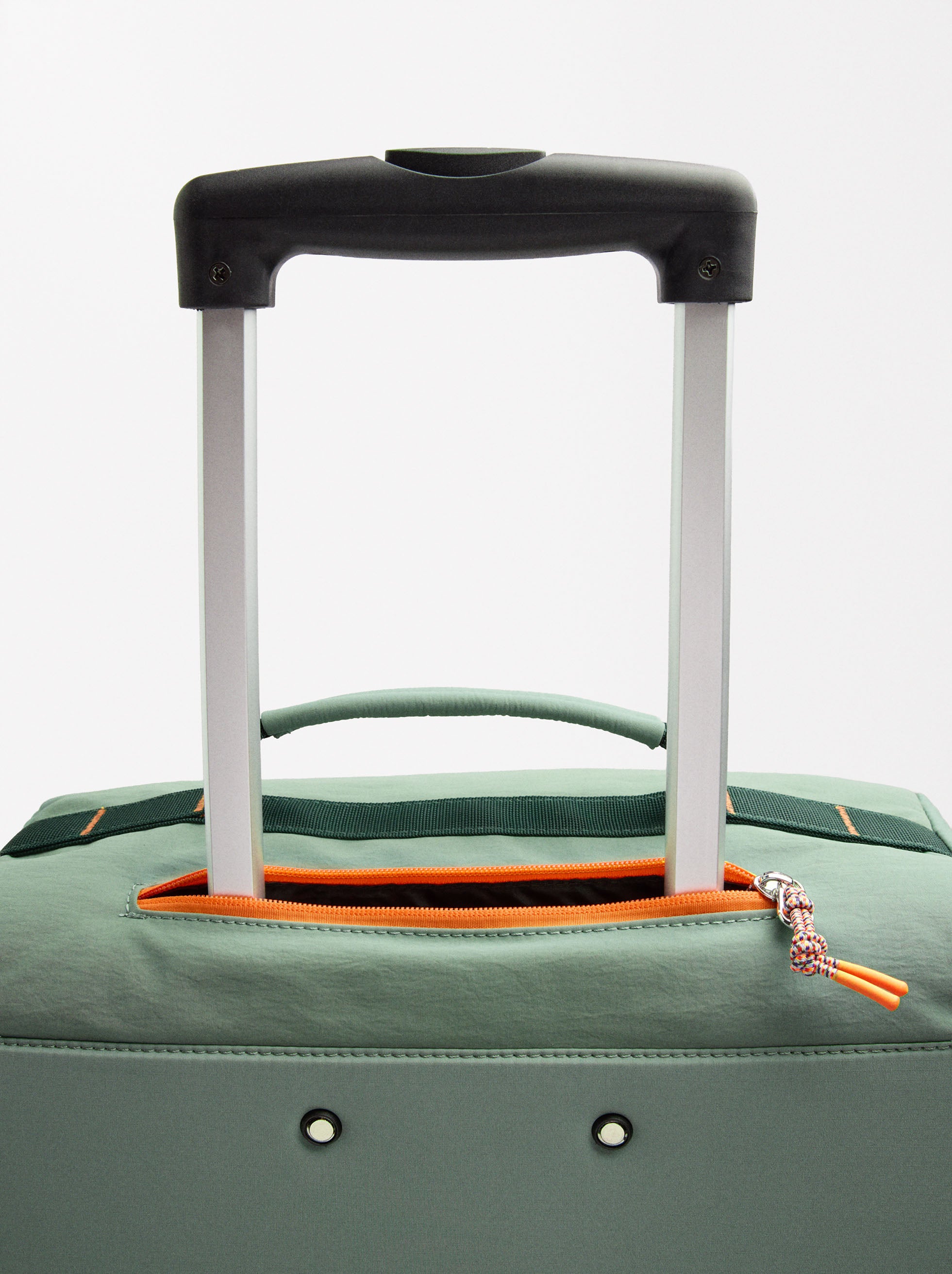 Maleta De Viaje De Nylon Con Penduro