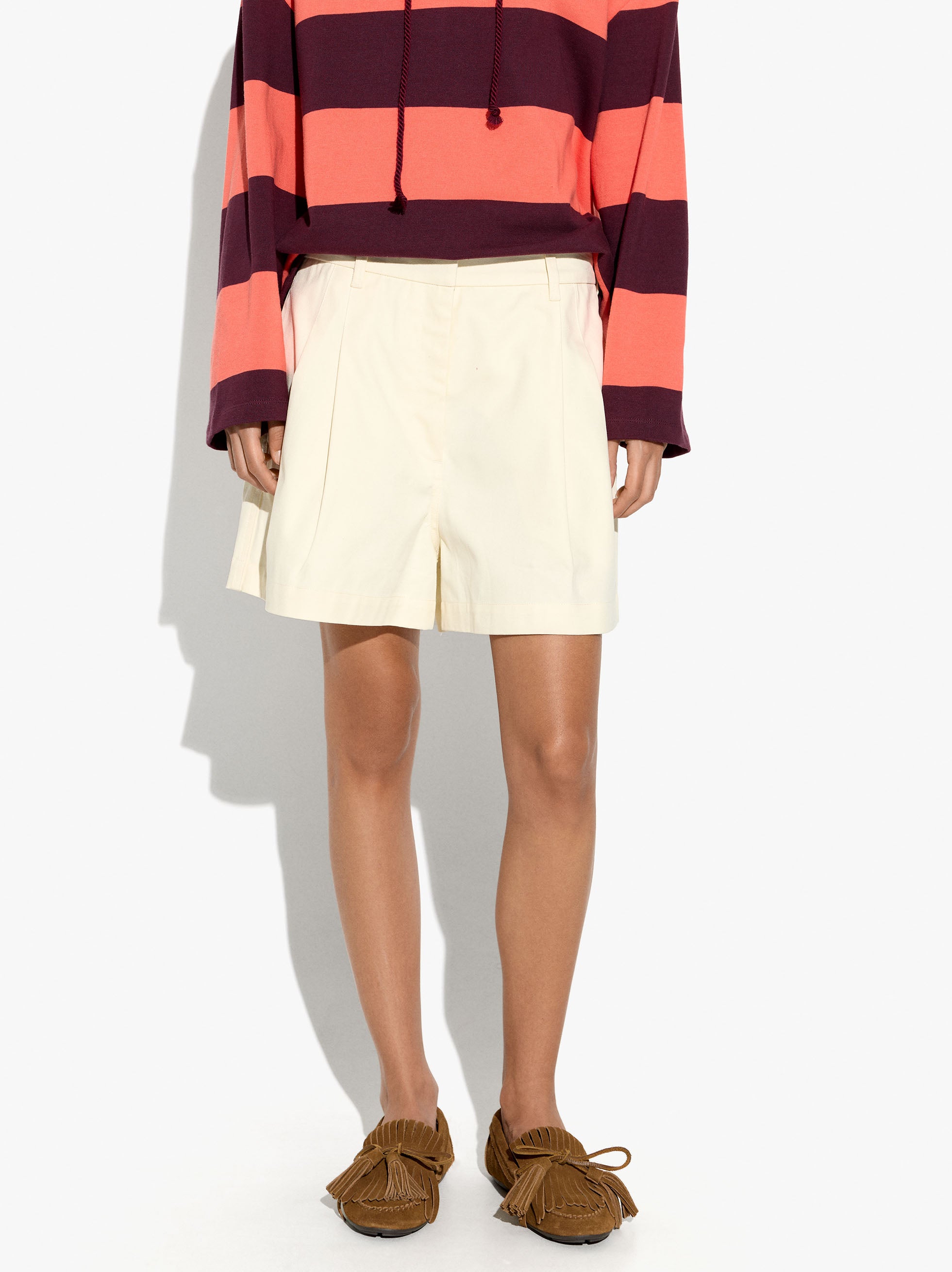 Pantalón Corto Con Pliegues 100% Algodón