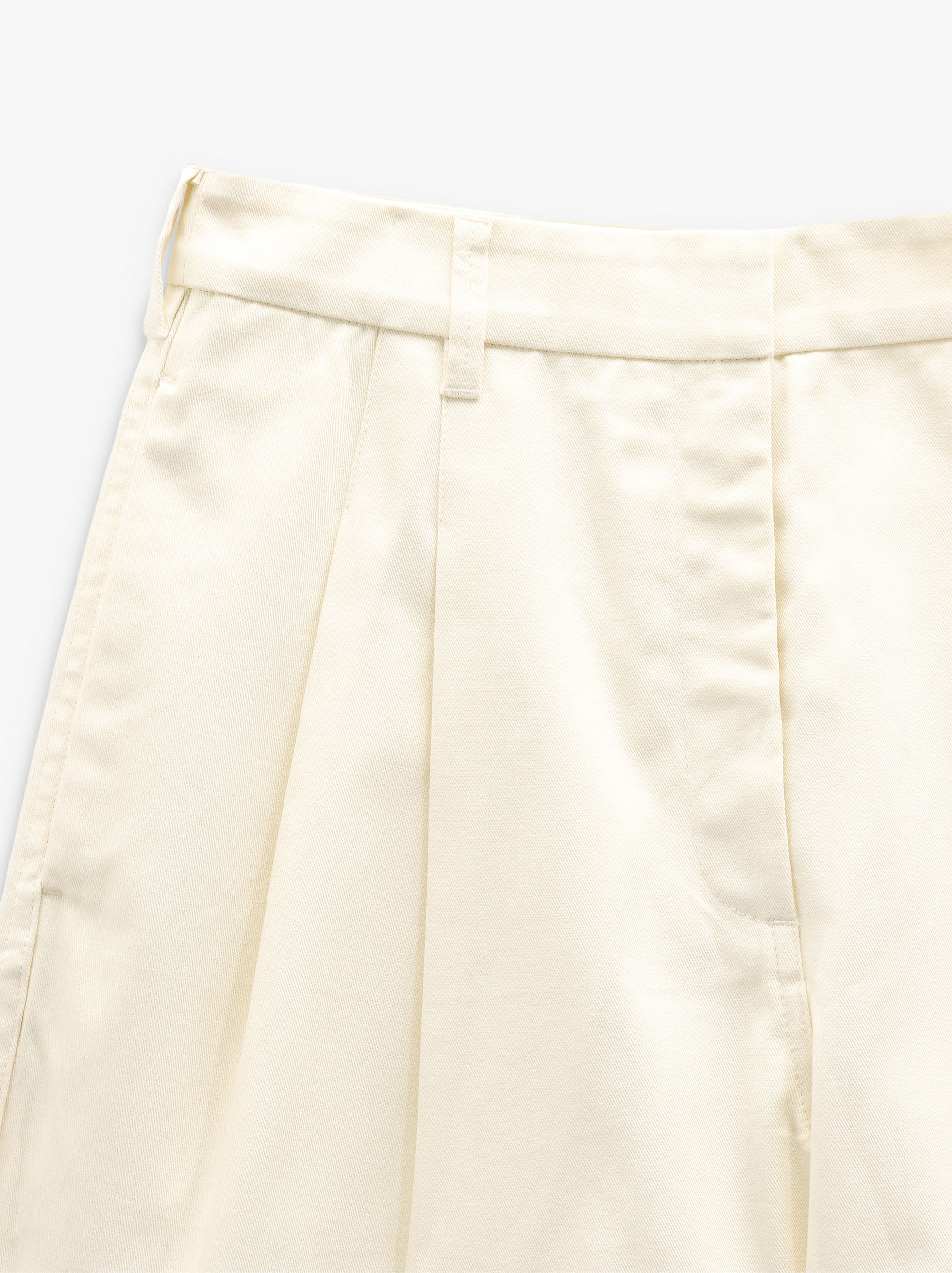 Pantalón Corto Con Pliegues 100% Algodón