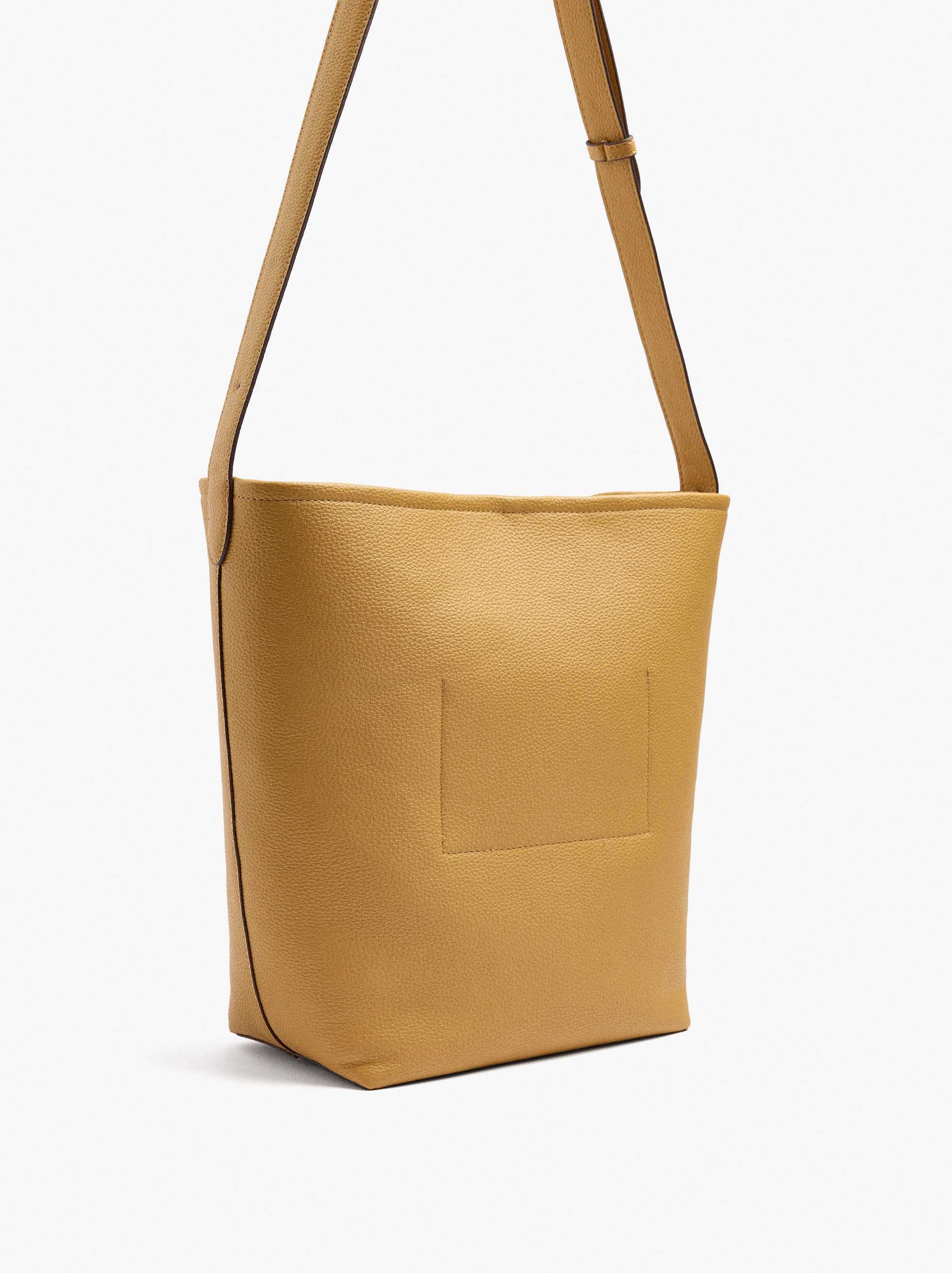 Bolso De Hombro Con Textura