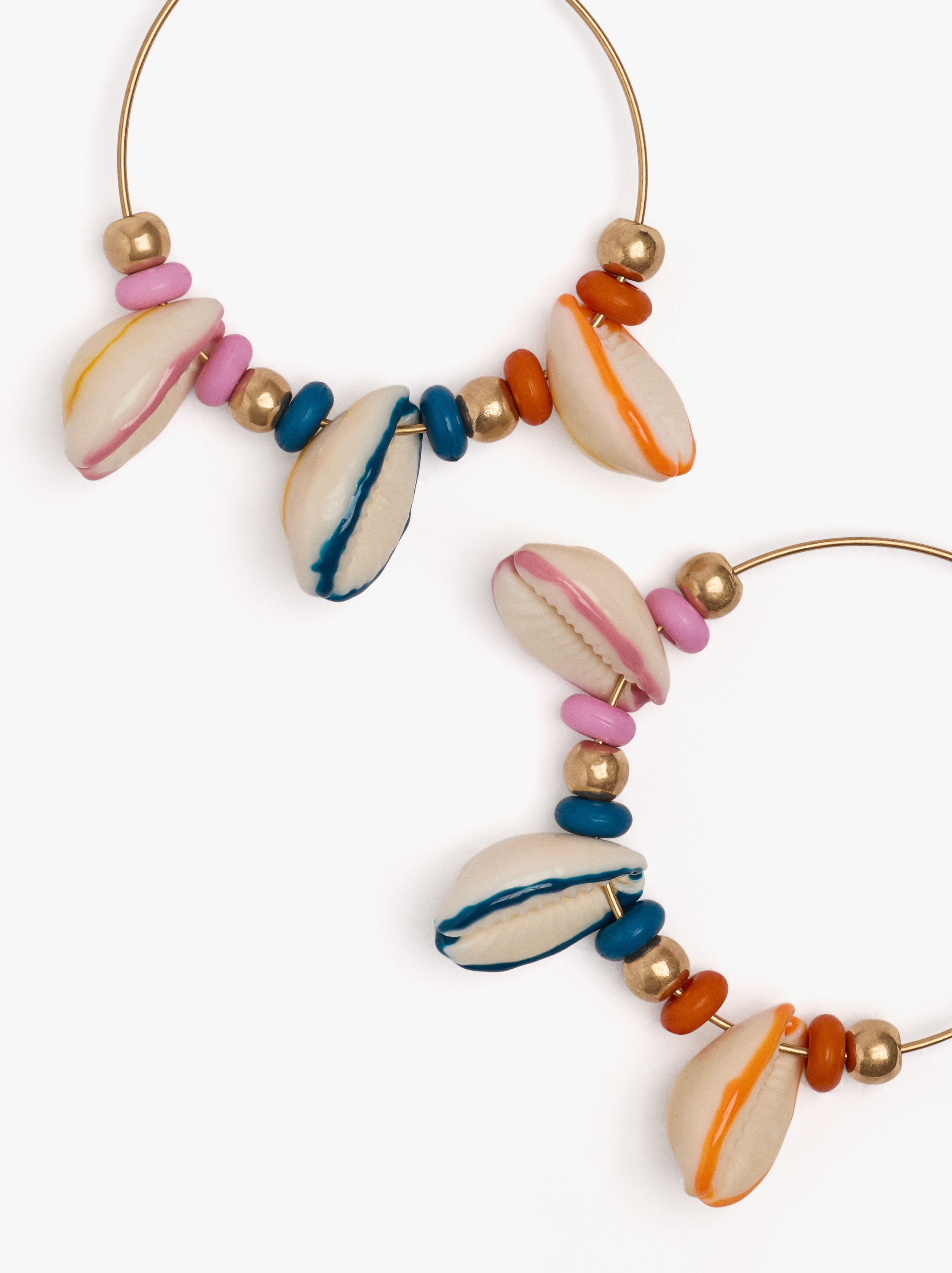 Aros Con Conchas Esmalte Multicolor