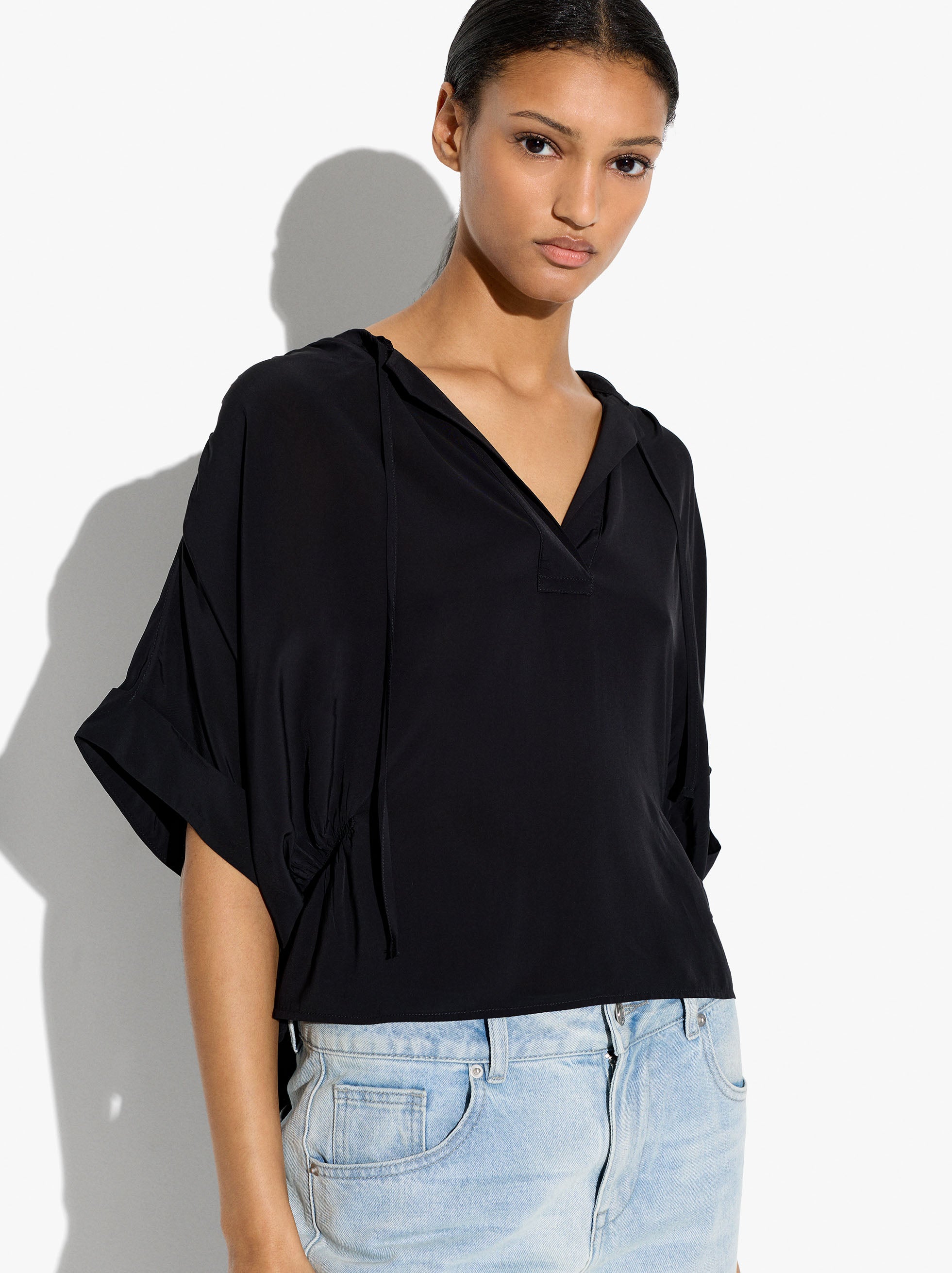 Blusa Lisa Con Fruncidos
