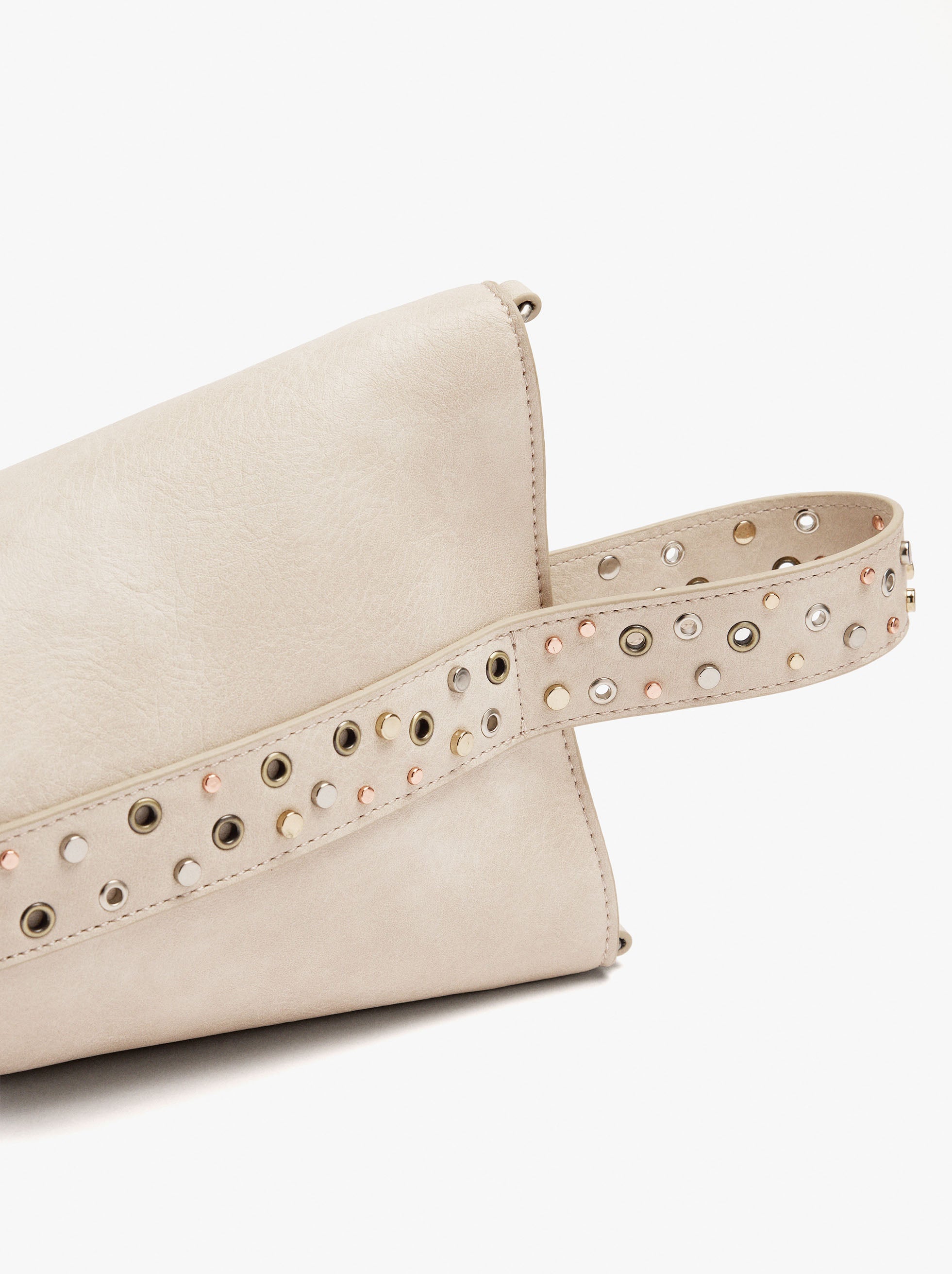 Bolso Bombonera Con Tachuelas