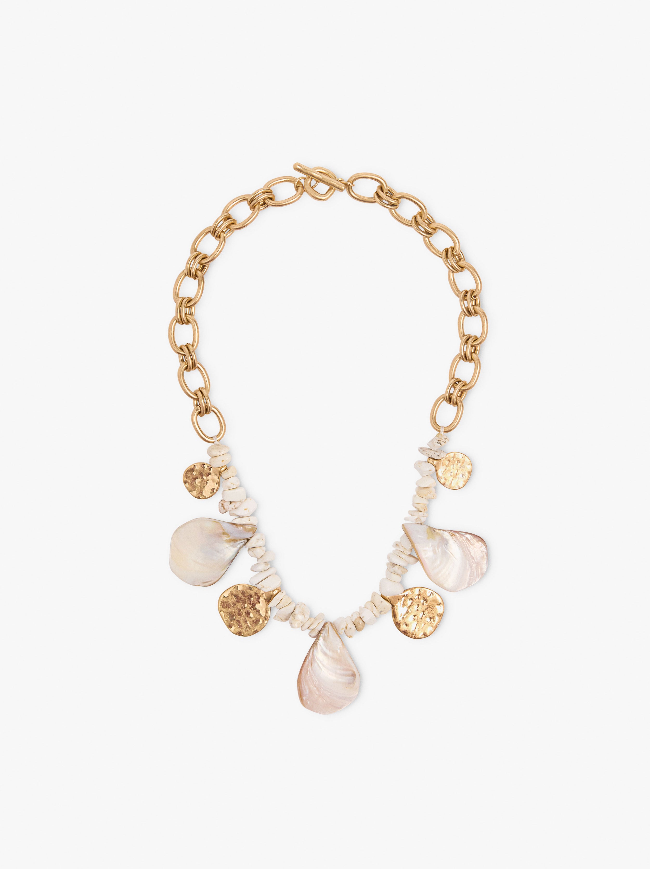 Collar Corto Con Eslabones Y Conchas