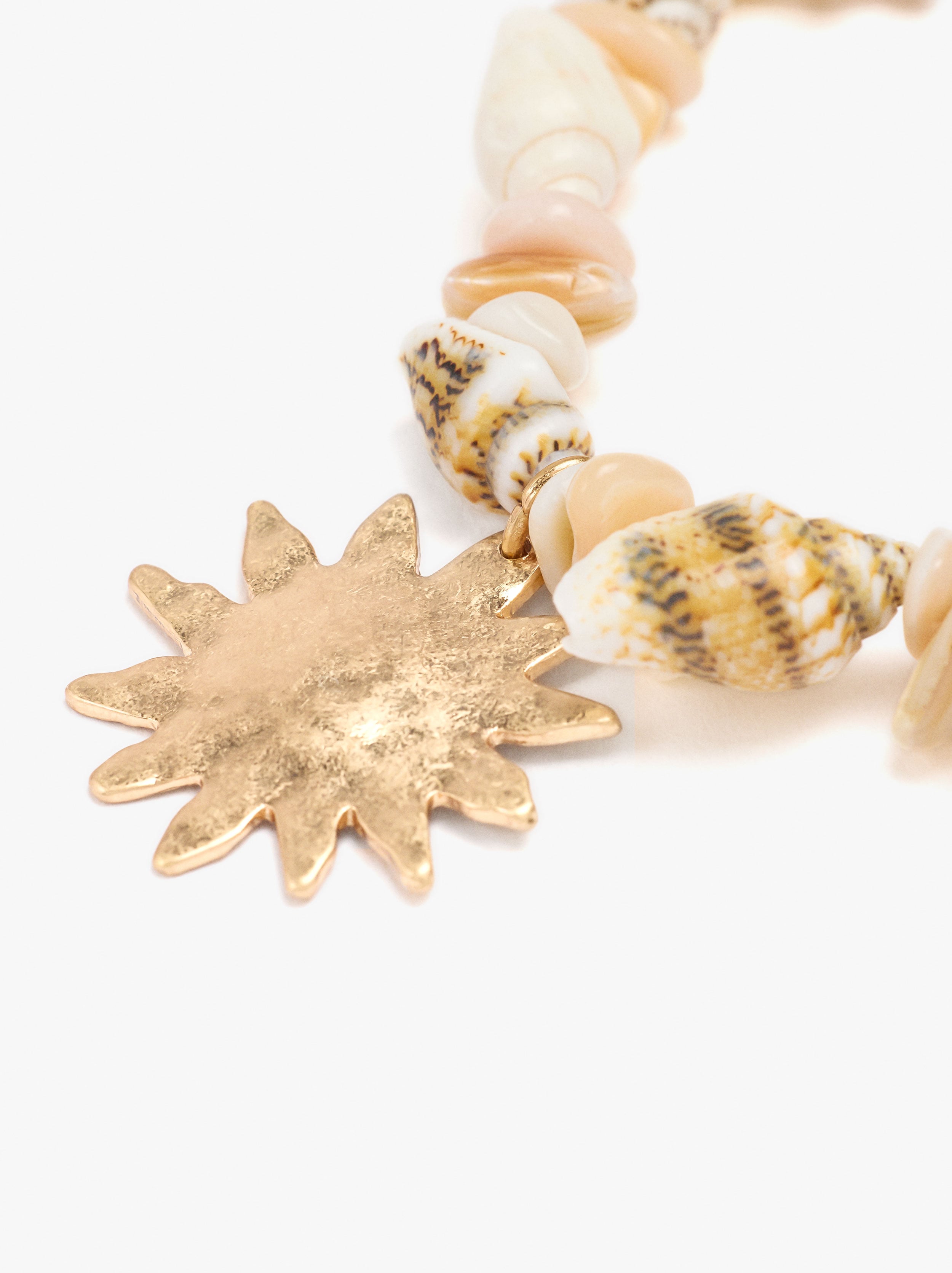 Pulsera Elástica Con Conchas Y Sol