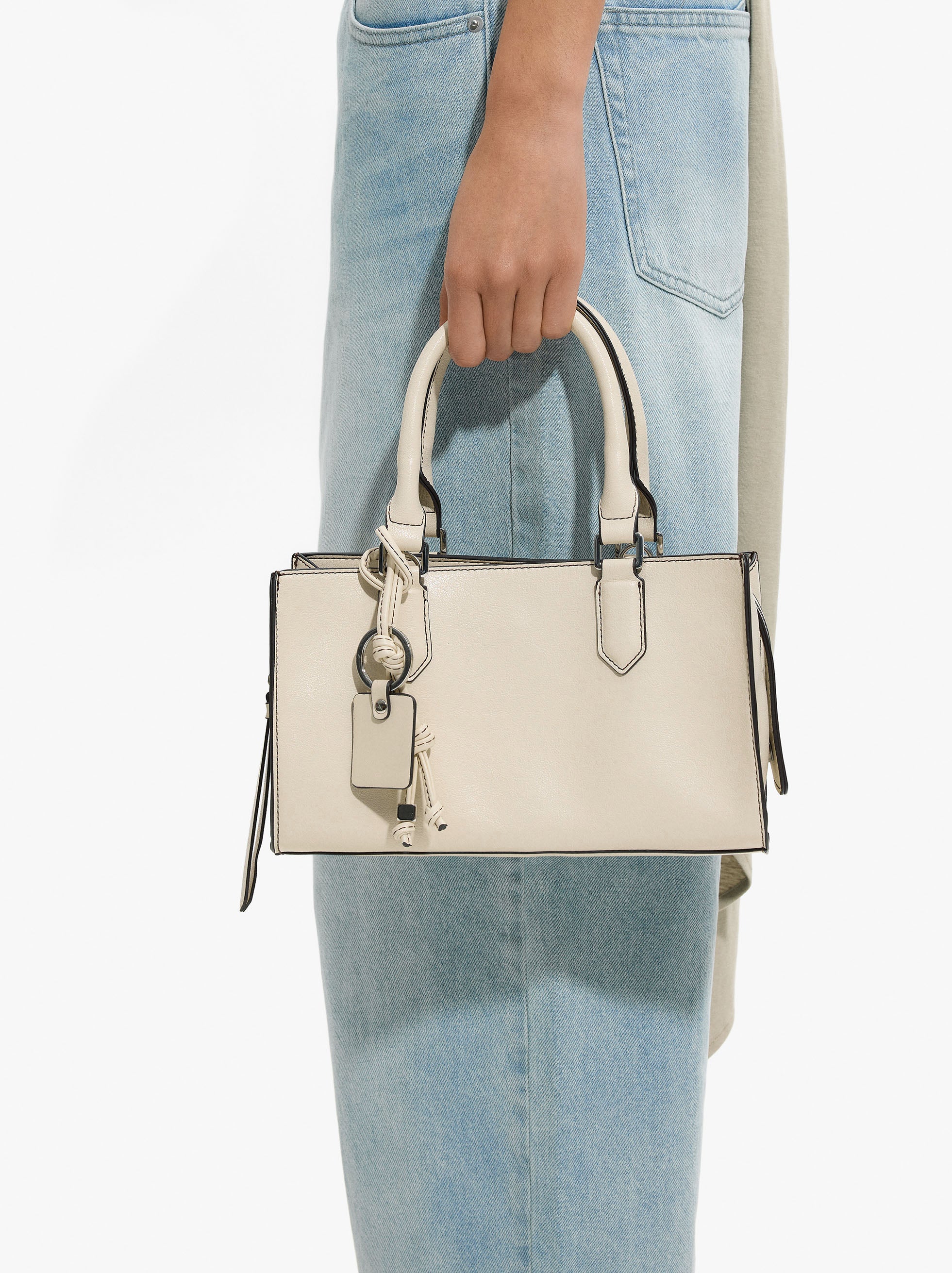 Bolso Tote Con Colgante