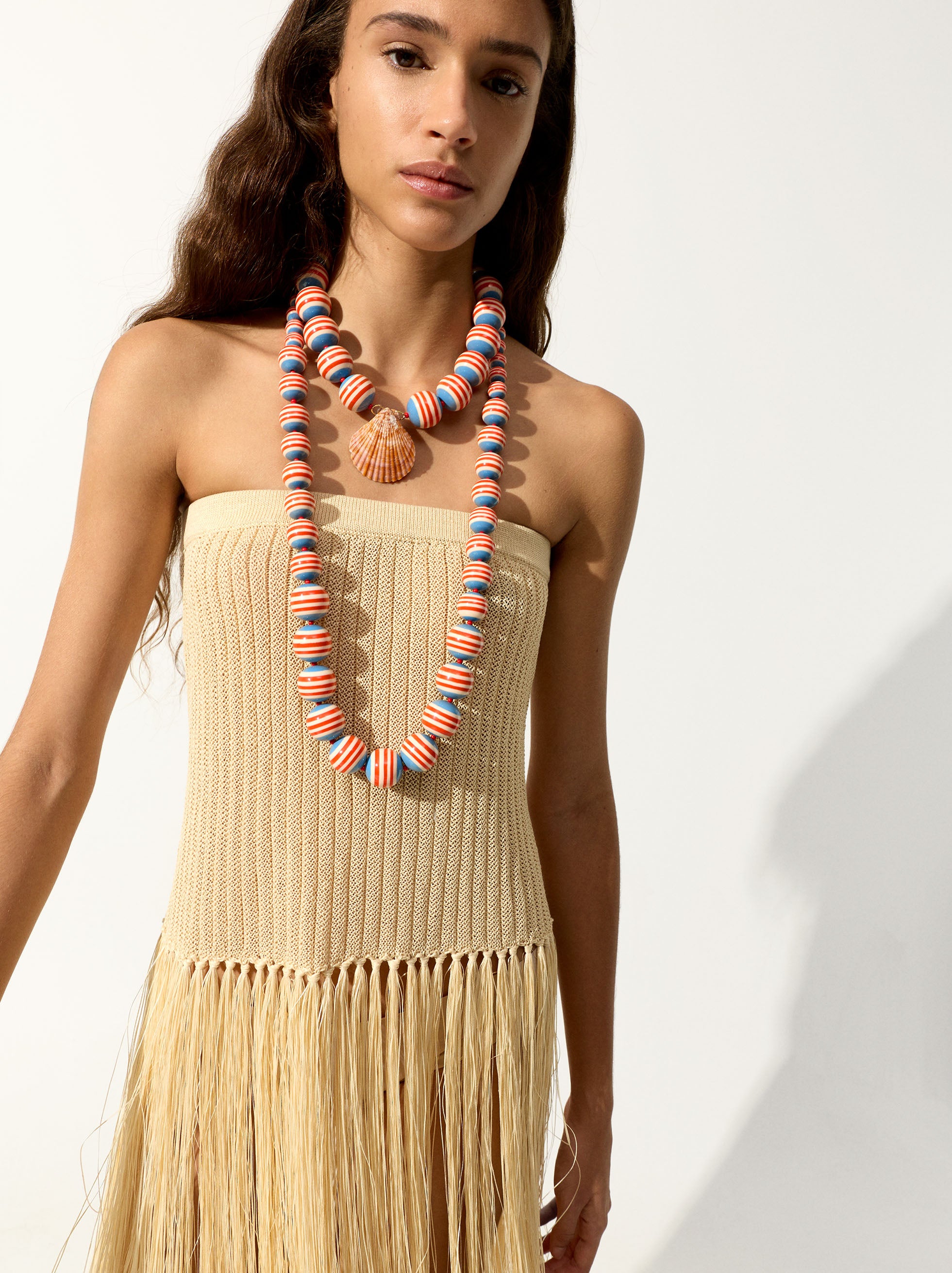 Collar Cuentas A Rayas Y Colgante De Concha